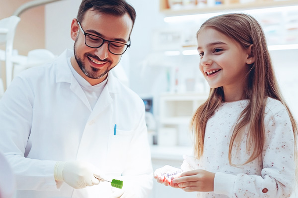 Maintenir l'hygiène pendant le retrait de l'appareil dentaire